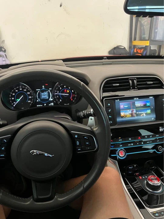 2017 Jaguar XE - Image 15 of 18