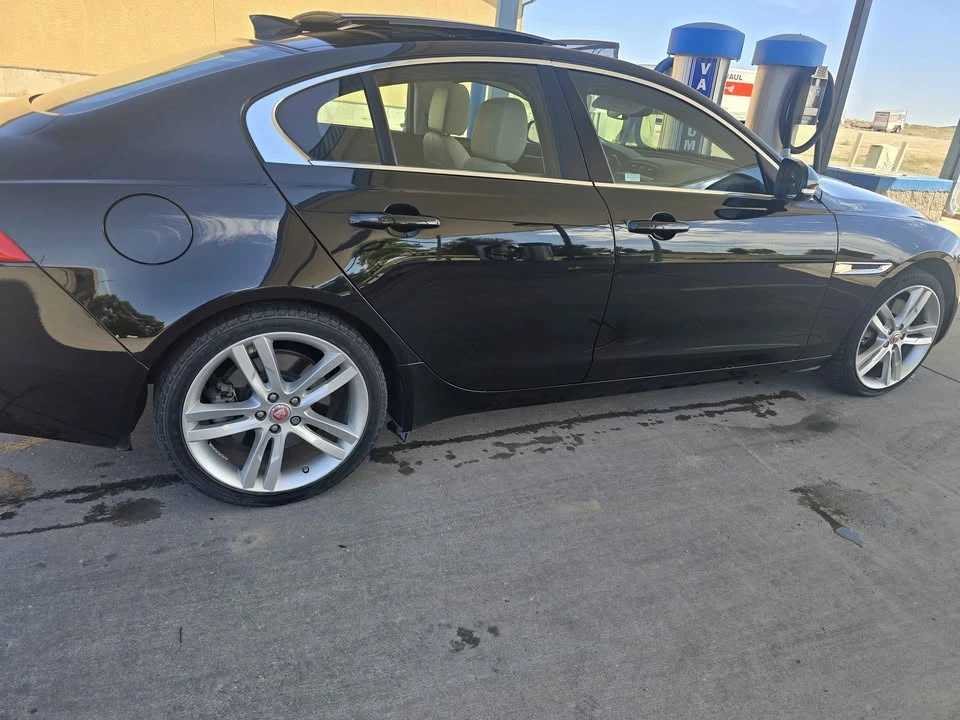 2017 Jaguar XE - Image 2 of 16