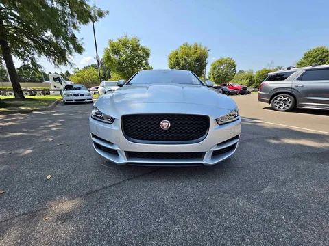 2017 Jaguar XE XE 35t Prestige Sedan 4D