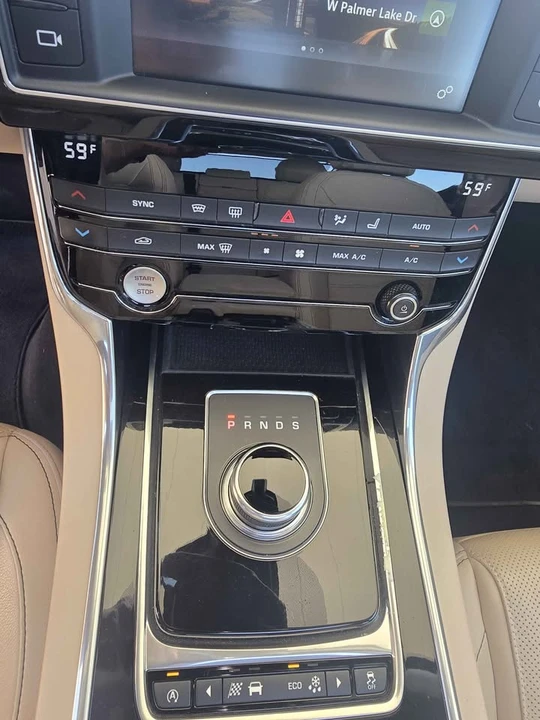 2017 Jaguar XE - Image 11 of 16