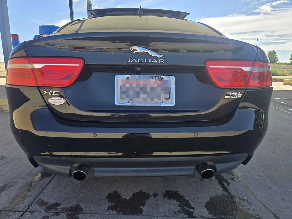 2017 Jaguar XE - Image 4 of 16