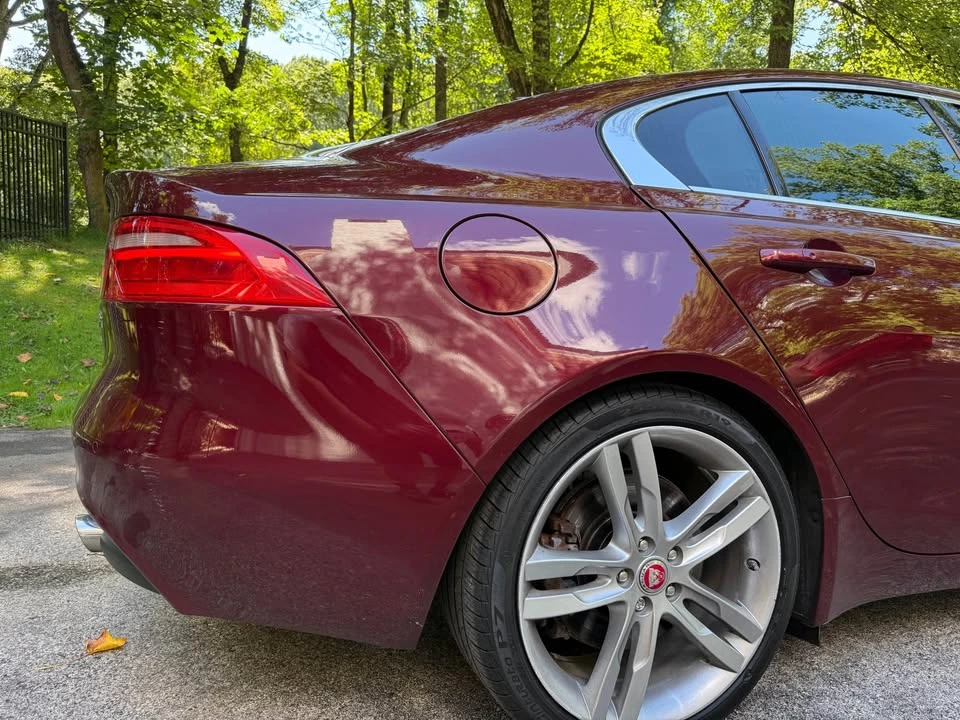 2017 Jaguar XE - Image 8 of 11