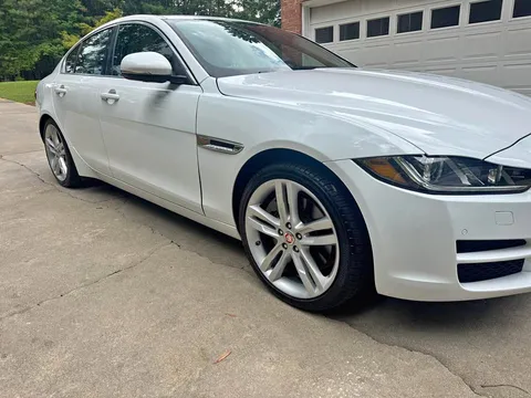 2017 Jaguar XE XE 35t Prestige Sedan 4D