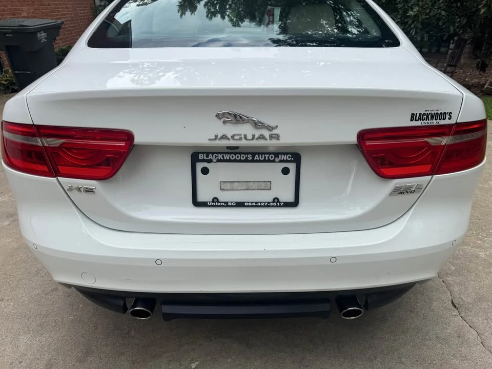 2017 Jaguar XE - Image 6 of 16