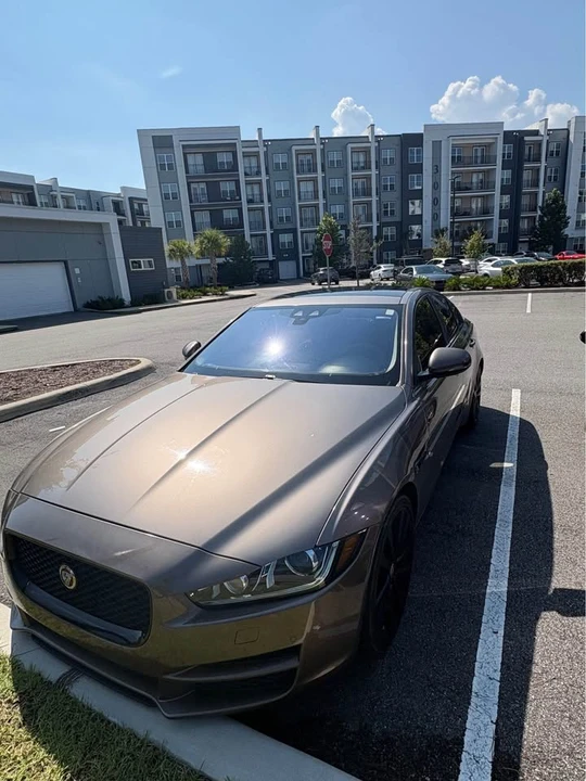 2017 Jaguar XE - Image 2 of 8