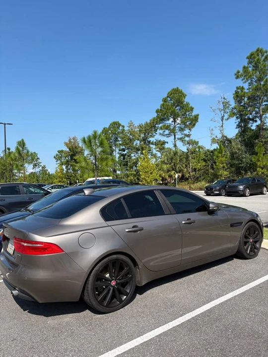 2017 Jaguar XE - Image 3 of 8
