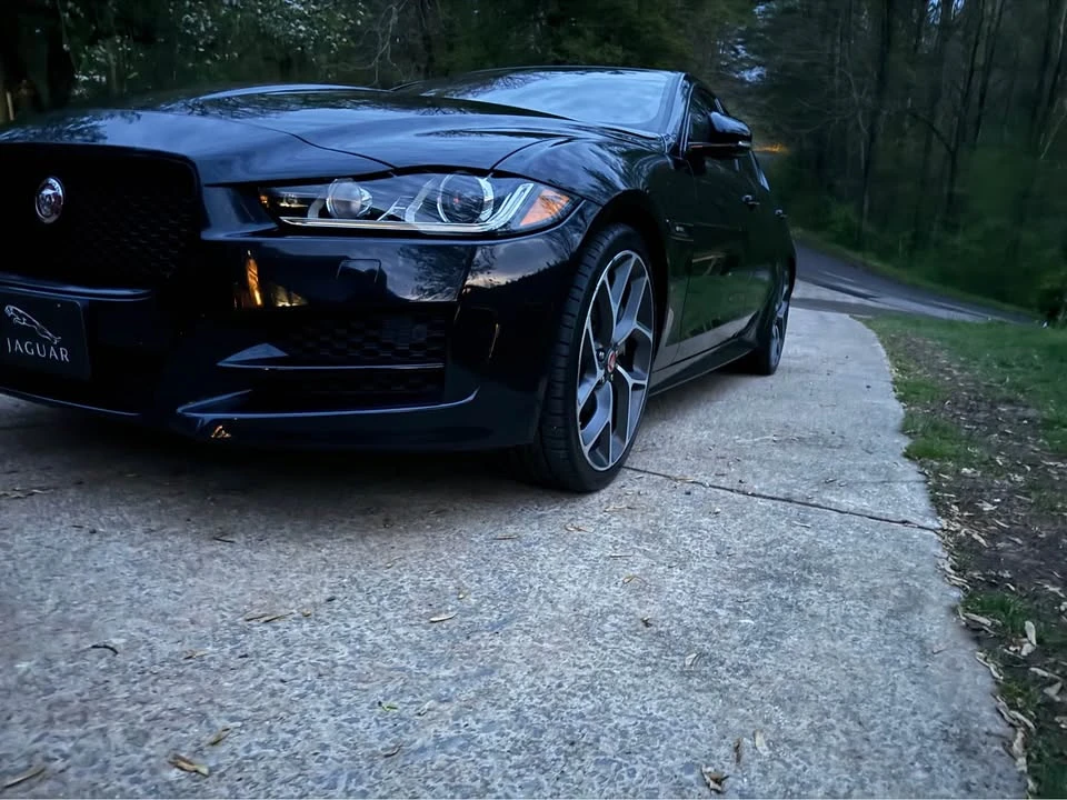 2017 Jaguar XE - Image 3 of 4