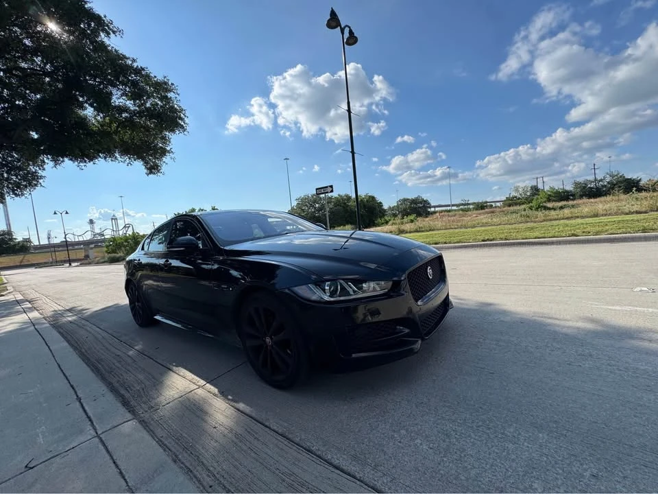 2017 Jaguar XE - Image 2 of 14