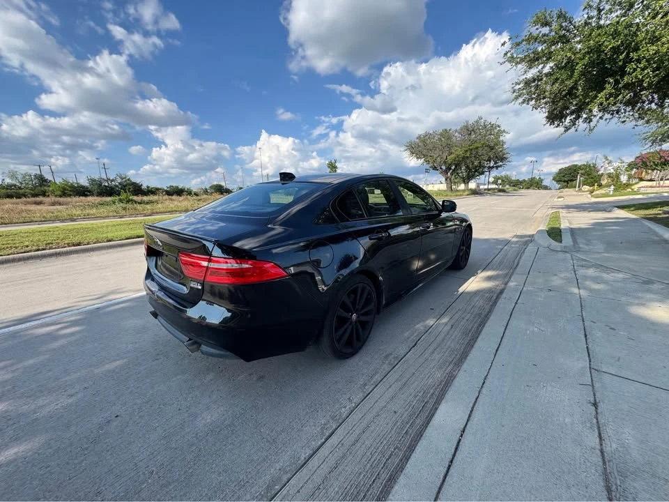 2017 Jaguar XE - Image 3 of 14