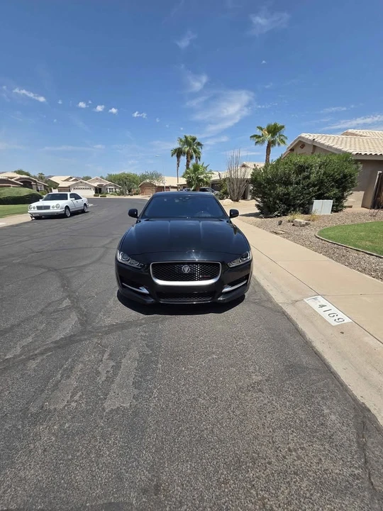 2017 Jaguar XE - Image 2 of 11