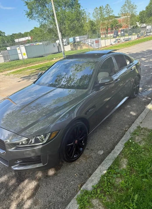 2017 Jaguar XE - Image 2 of 4