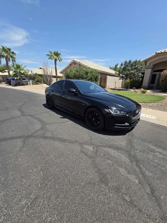 2017 Jaguar XE - Image 3 of 11