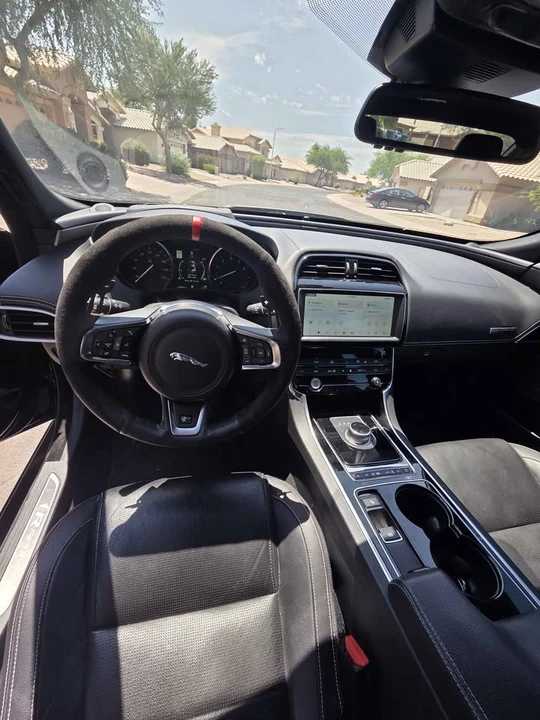 2017 Jaguar XE - Image 8 of 11