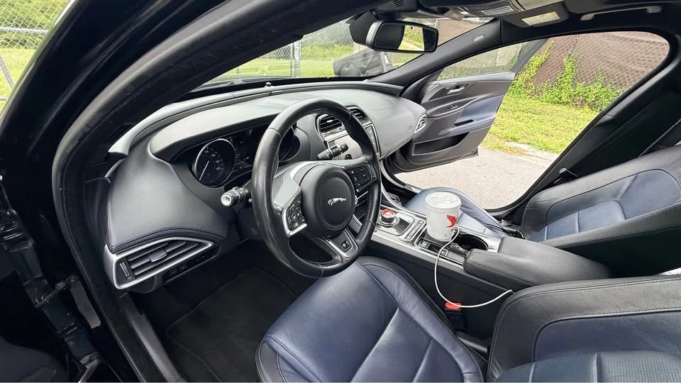 2017 Jaguar XE - Image 13 of 15