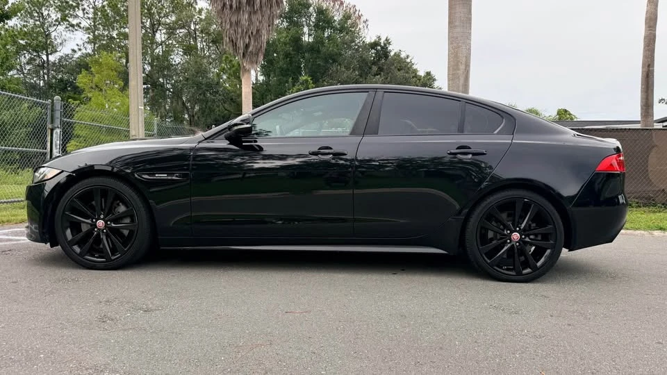 2017 Jaguar XE - Image 14 of 15