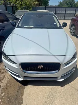 2017 Jaguar XE 35t R-Sport Sedan 4D