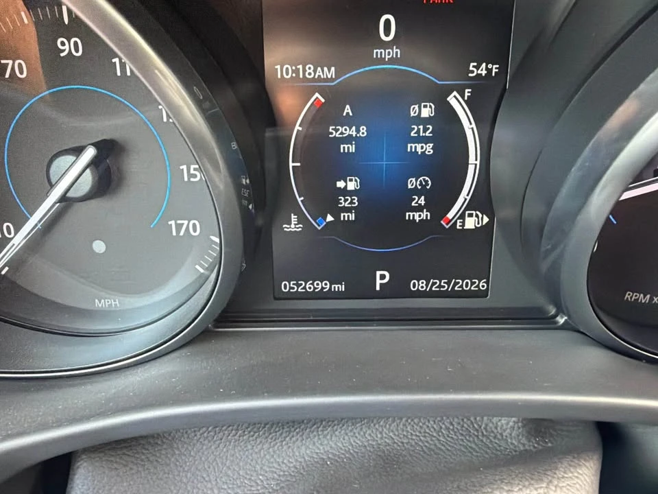 2017 Jaguar XE - Image 7 of 11
