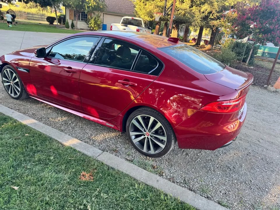 2017 Jaguar XE - Image 2 of 11