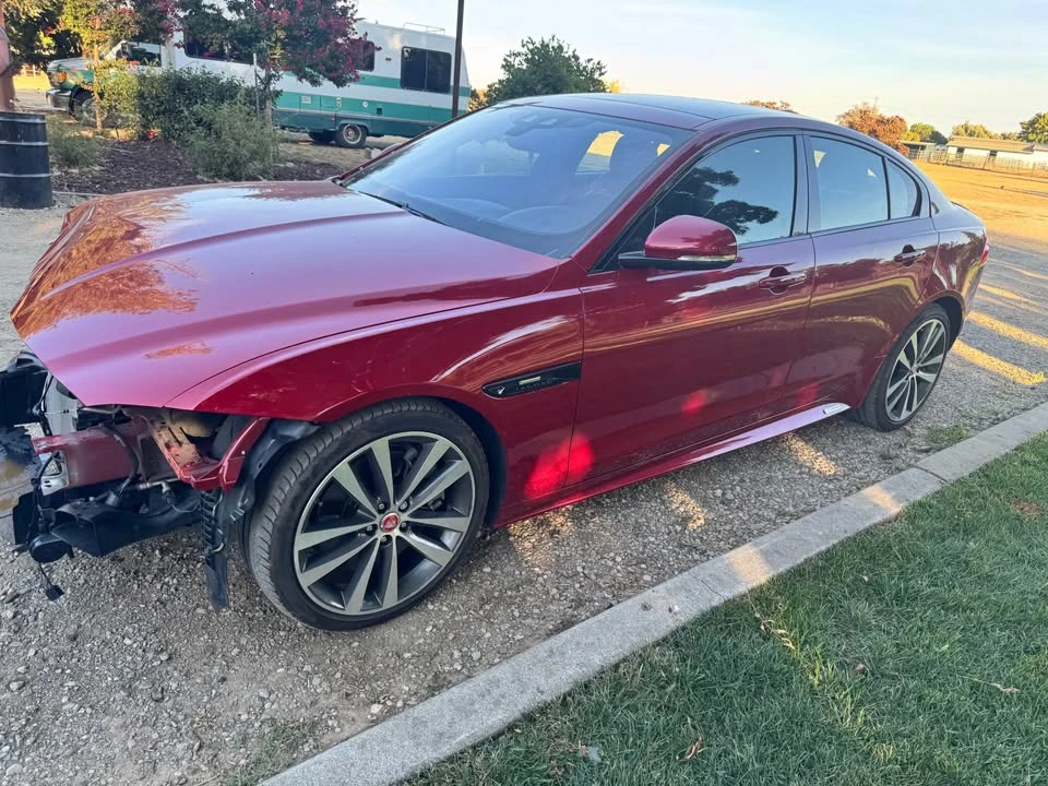 2017 Jaguar XE - Image 5 of 11