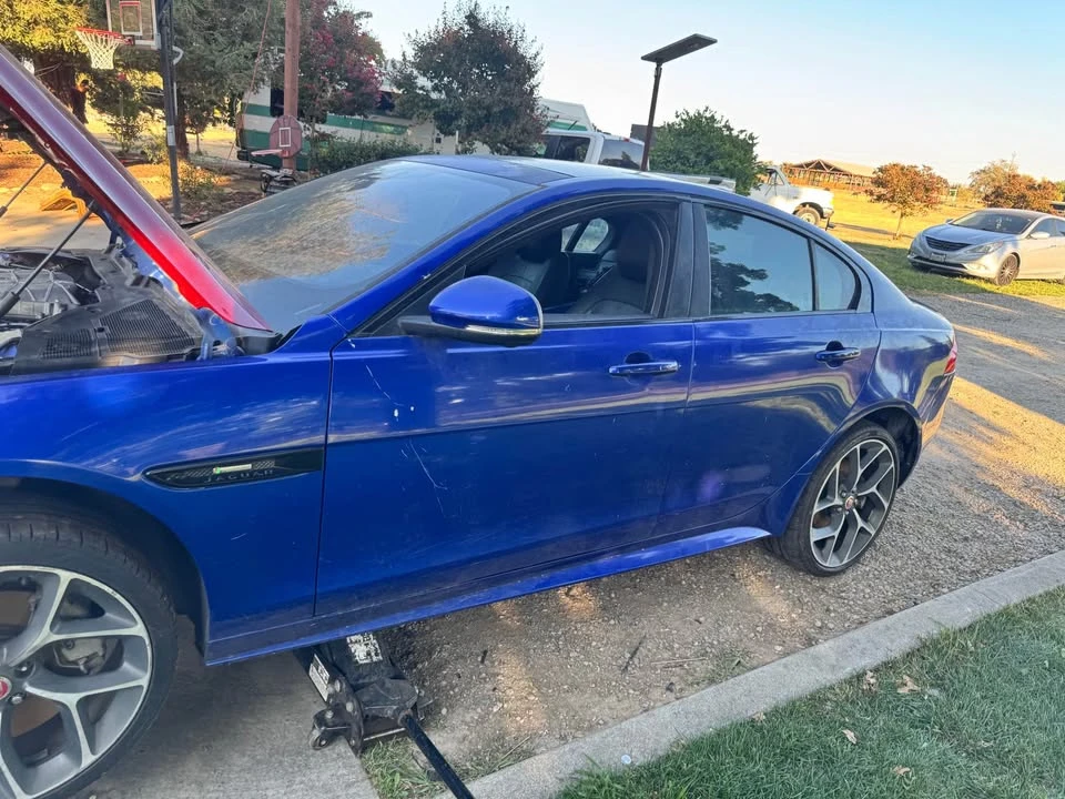 2017 Jaguar XE - Image 6 of 6