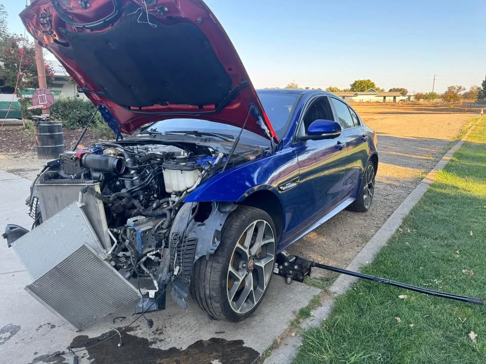2017 Jaguar XE - Image 3 of 6