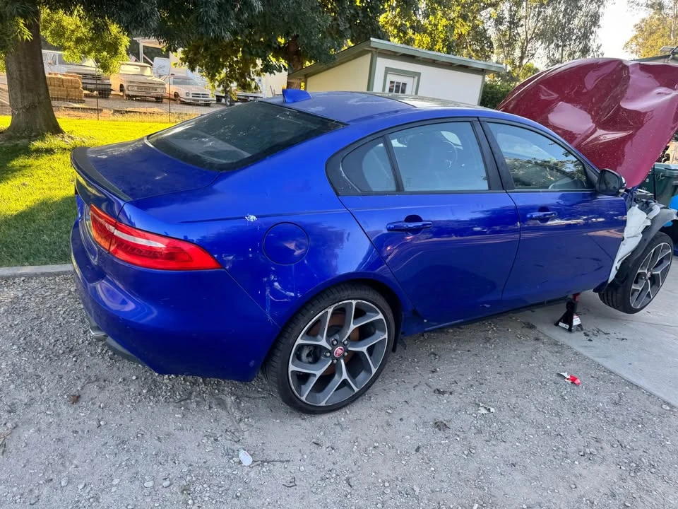 2017 Jaguar XE - Image 2 of 6