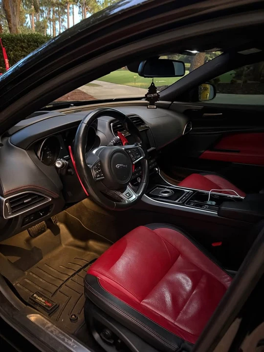 2017 Jaguar XE - Image 8 of 8