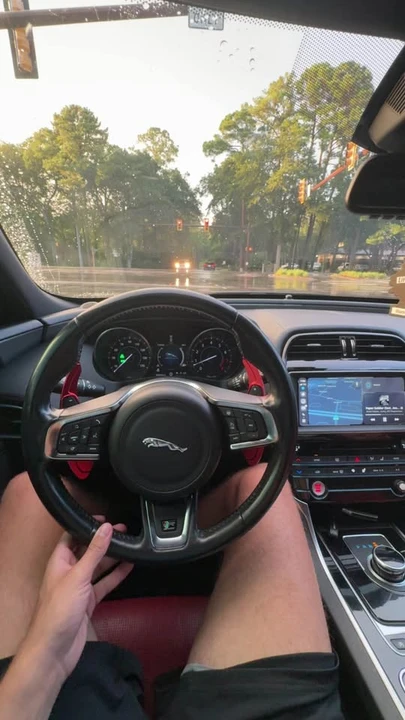 2017 Jaguar XE - Image 7 of 8