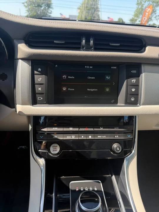 2017 Jaguar X260 XF - Image 14 of 20