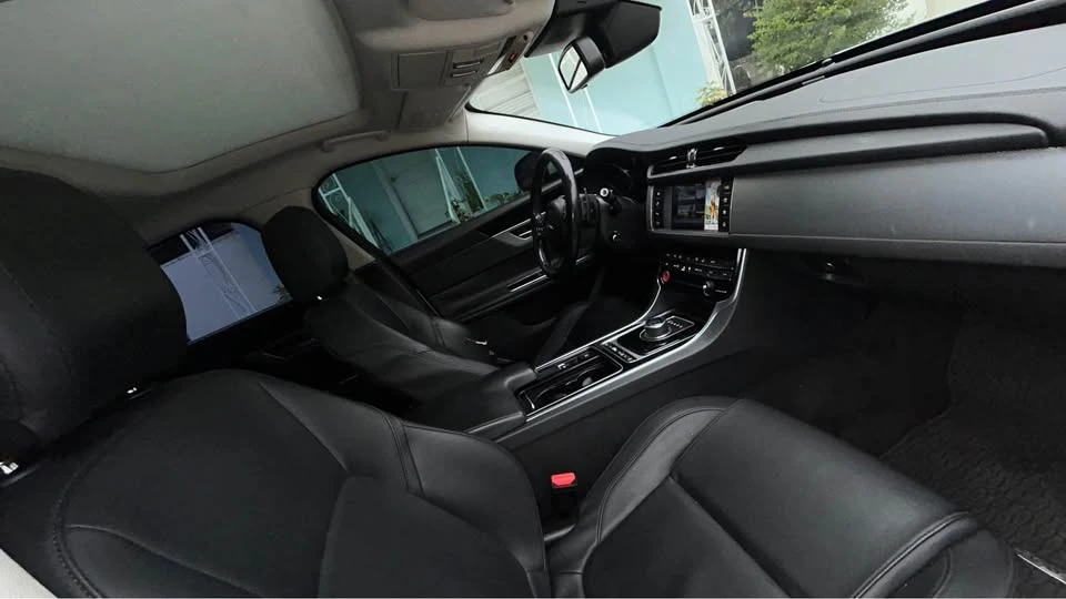 2017 Jaguar X260 XF - Image 5 of 7