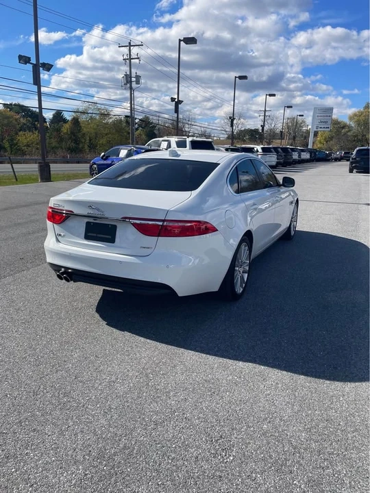 2017 Jaguar X260 XF - Image 5 of 17