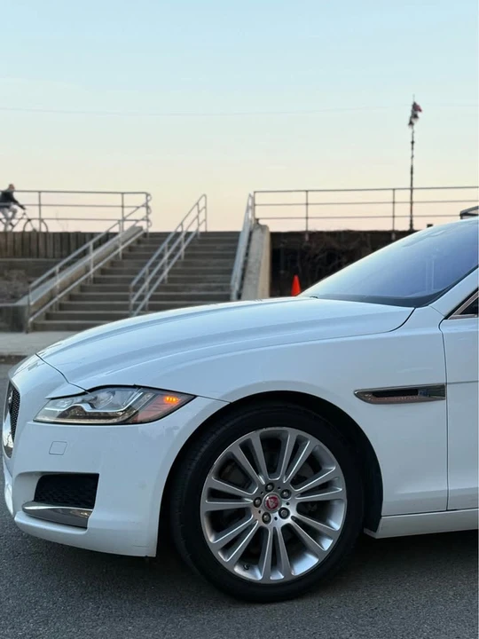 2017 Jaguar X260 XF - Image 9 of 20