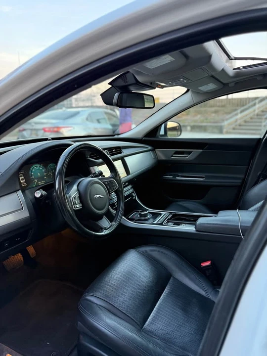2017 Jaguar X260 XF - Image 12 of 20