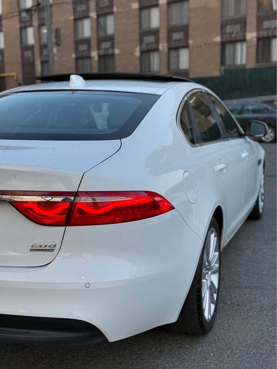 2017 Jaguar X260 XF - Image 17 of 20