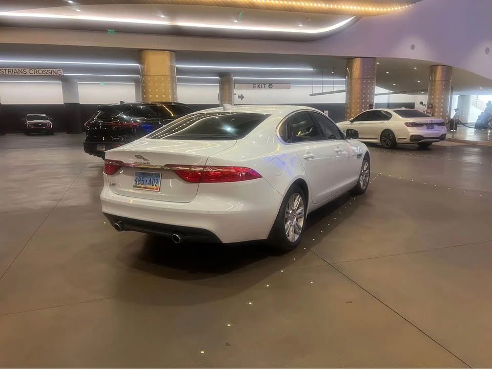 2017 Jaguar X260 XF - Image 5 of 10
