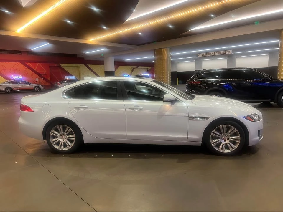 2017 Jaguar X260 XF - Image 4 of 10