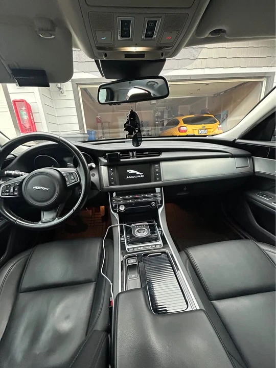 2017 Jaguar X260 XF - Image 2 of 9