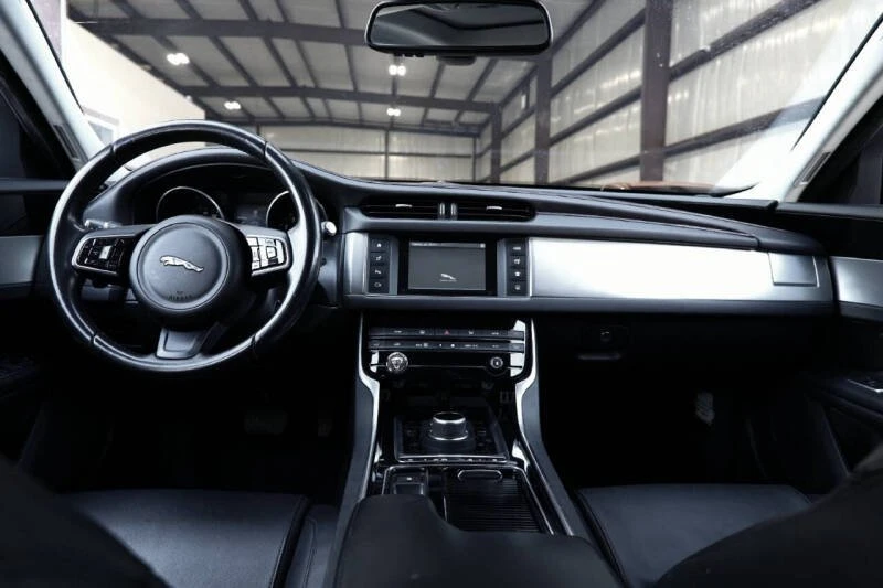 2017 Jaguar X260 XF - Image 3 of 16