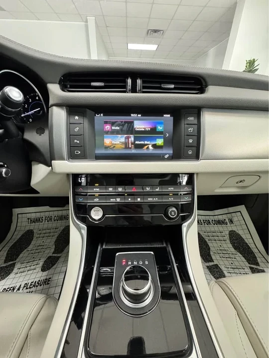 2017 Jaguar X260 XF - Image 11 of 20