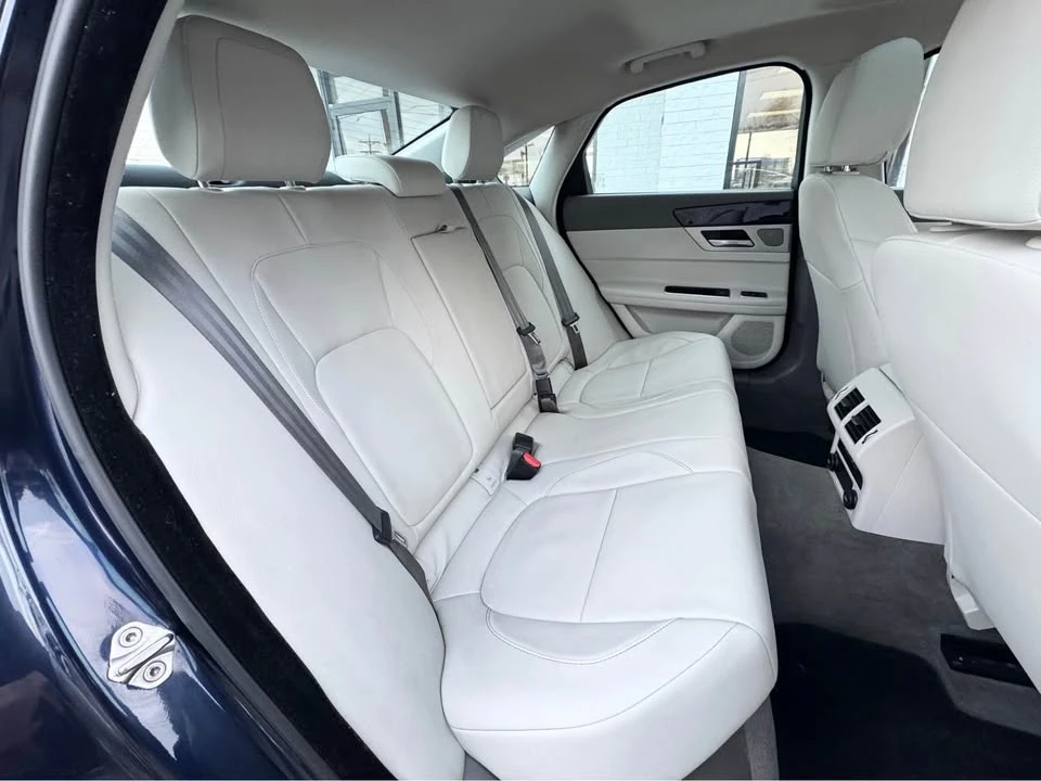 2017 Jaguar X260 XF - Image 17 of 17