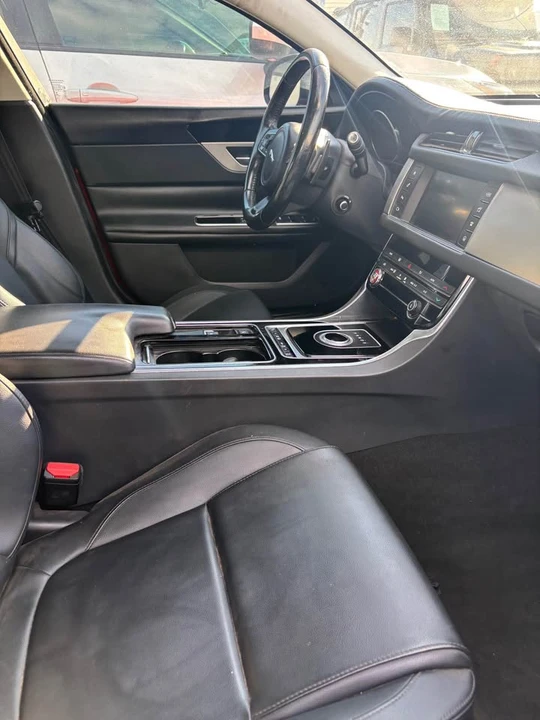 2017 Jaguar X260 XF - Image 2 of 7