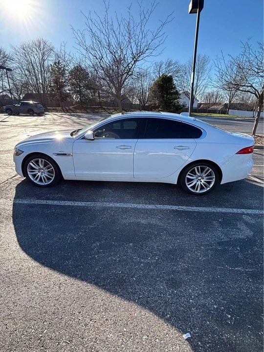 2017 Jaguar X260 XF - Image 4 of 11