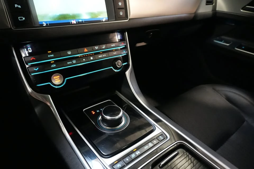 2017 Jaguar X260 XF - Image 13 of 20