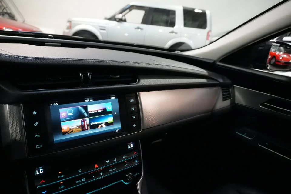 2017 Jaguar X260 XF - Image 12 of 20