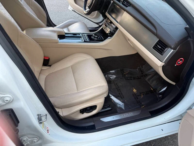 2017 Jaguar X260 XF - Image 9 of 16