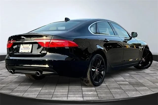 2017 Jaguar X260 XF - Image 5 of 10