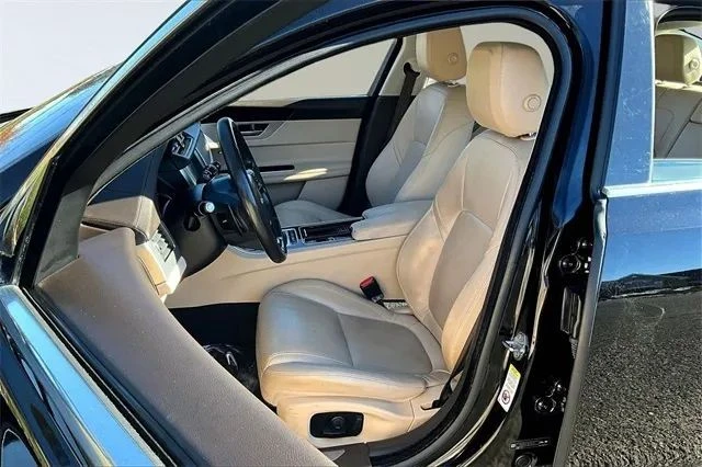 2017 Jaguar X260 XF - Image 10 of 12