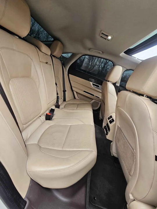 2017 Jaguar X260 XF - Image 10 of 19