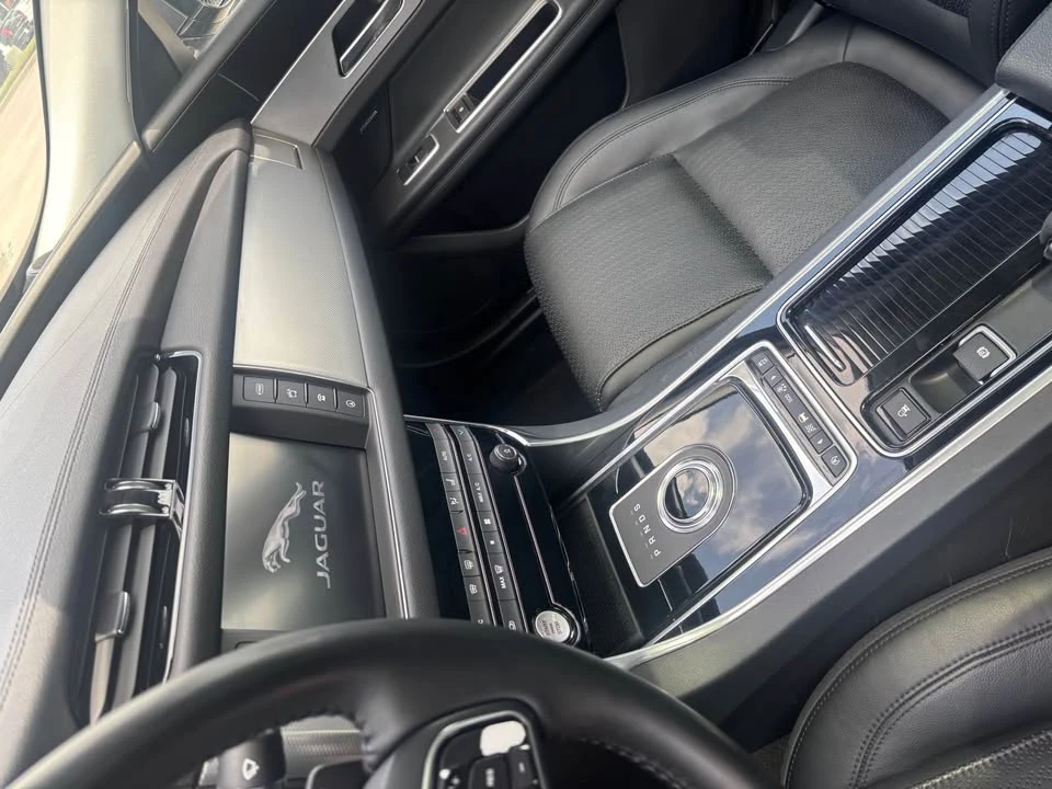 2017 Jaguar X260 XF - Image 10 of 12