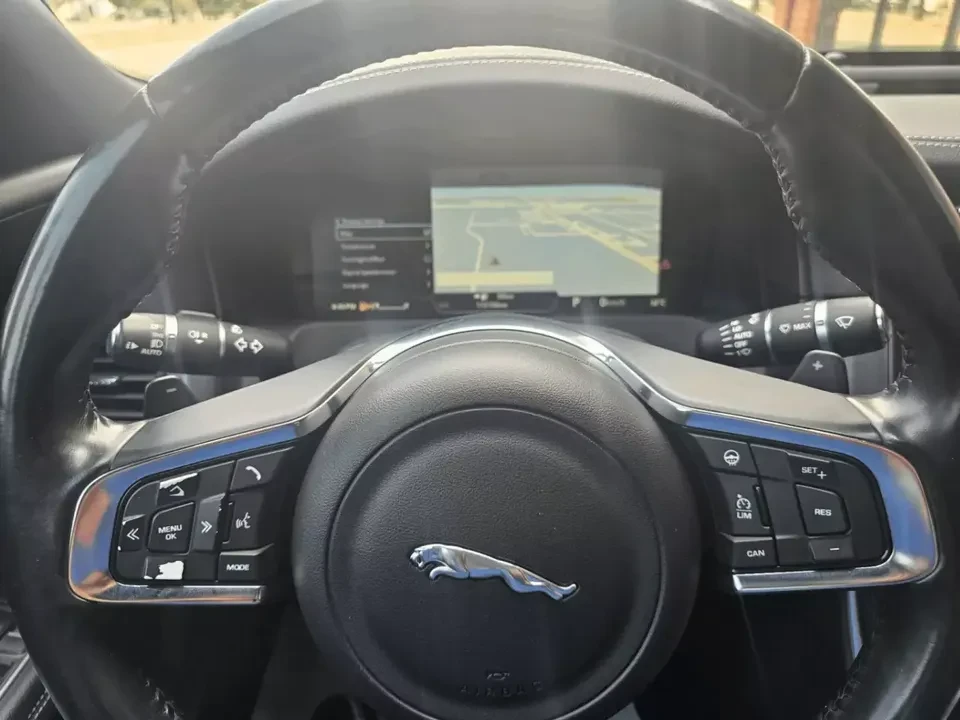 2017 Jaguar X260 XF - Image 16 of 20